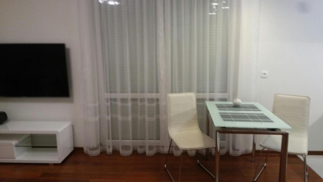 Esensja Ii Apartment